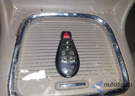 2013 Chrysler Town & Country Touring-L z USA, uszkodzony, nr VIN 2C4RC1CG7DR815899